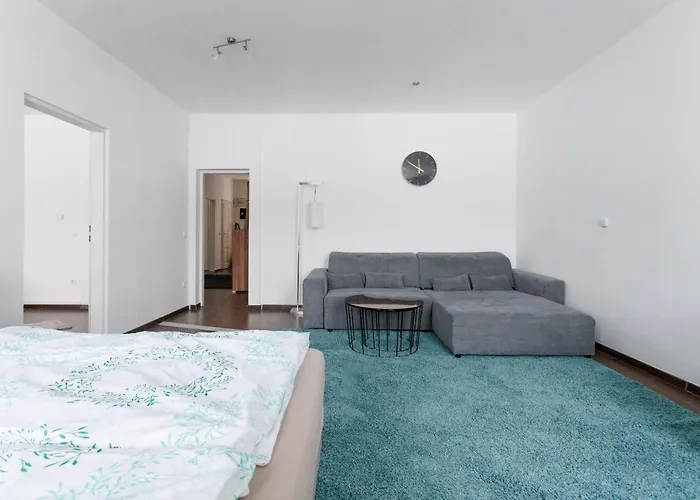 Central, Modern, Big Apartment