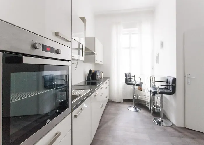 Apartment Central, Modern, Big